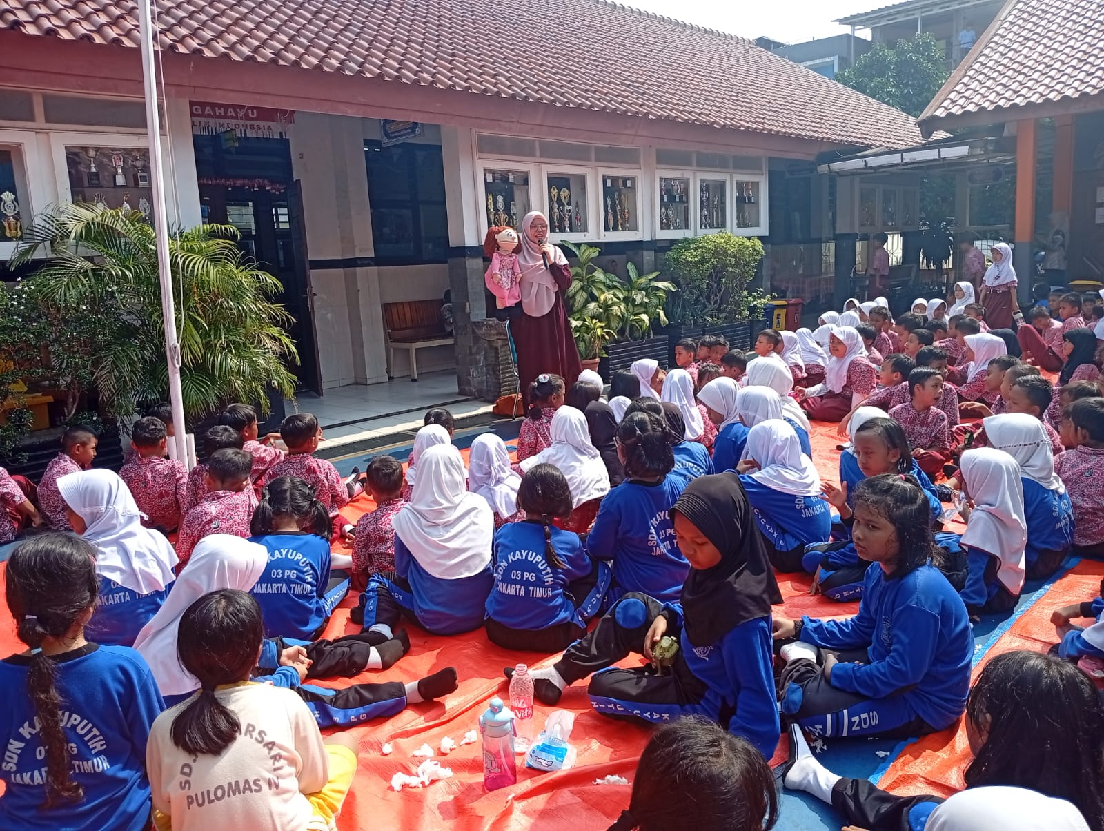 Wisata LiterAsyik Ke SDN Kayu Putih 03